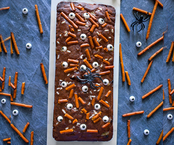 No-Bake Eyeball Cake: Spooky Halloween Dessert Guide